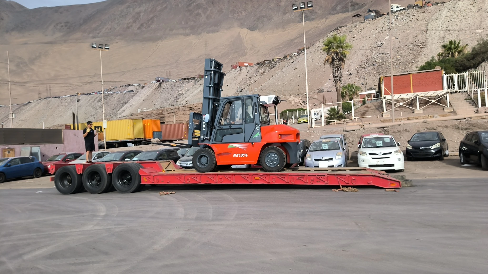 Apoyo operativo para carga, descarga y traslado interno